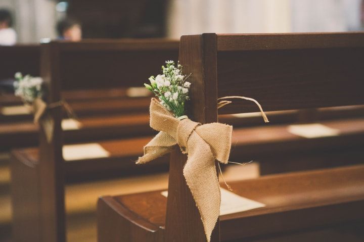 déco banc d'église mariage