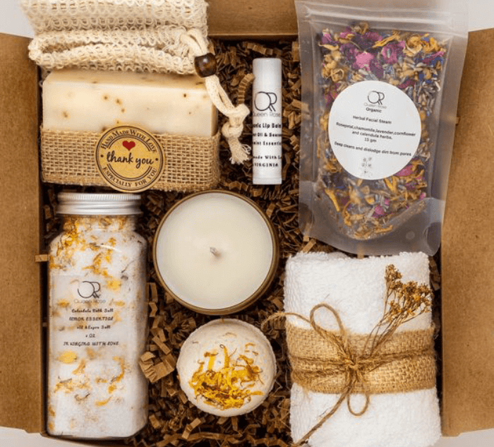 Un coffret de produits de soins haut de gamme