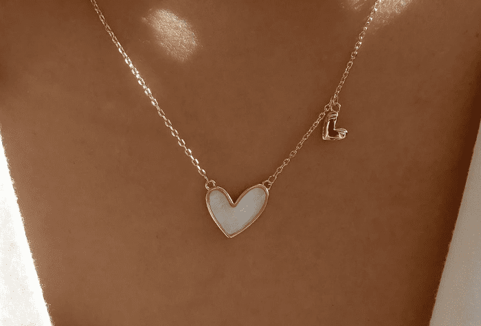 Idée cadeau collier motif coeur 