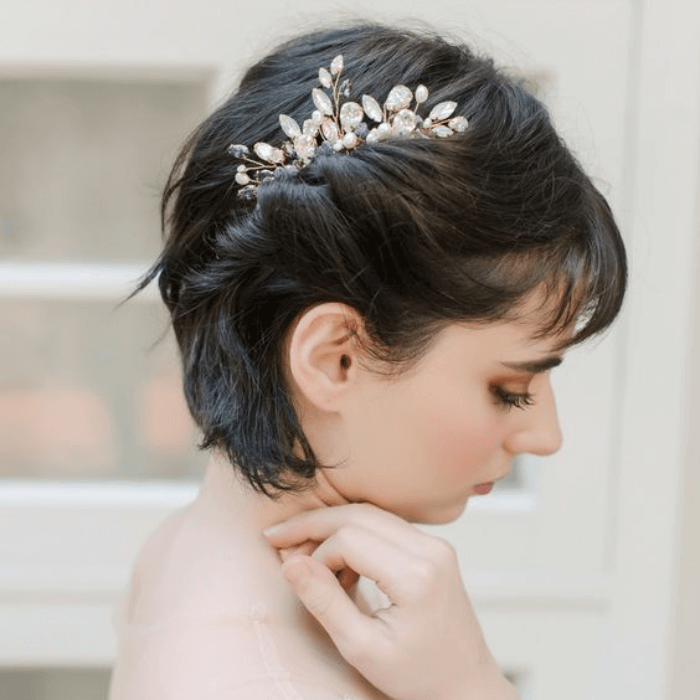 Opter pour une coiffure tel que le pixie offre une audace délicate