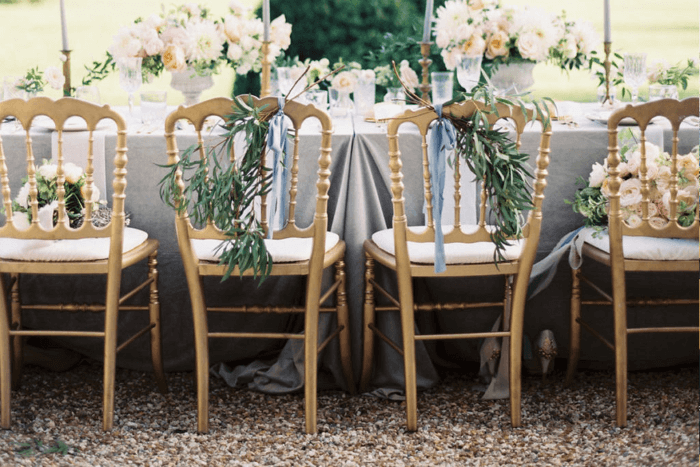 Décoration DIY chaises de mariage champêtre