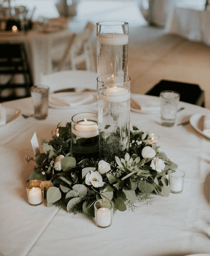 Centre de table avec couronnes d'eucalyptus